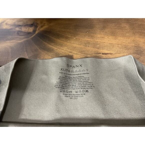 SPANX Desert Camo Look at Me Now Seamless Cropped Leggings Size XL - Picture 3 of 6